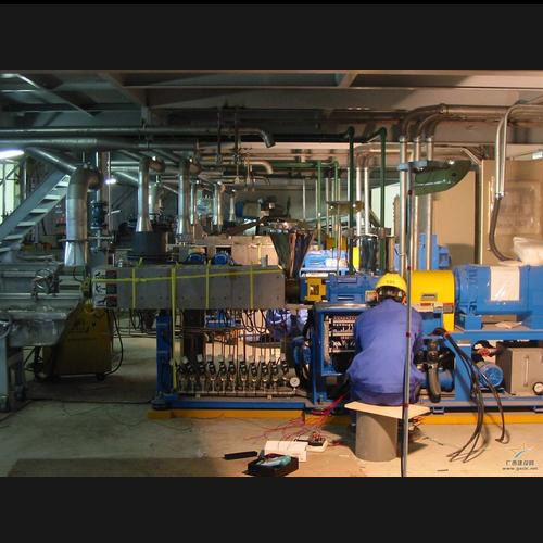 阜阳工厂设备维修现场